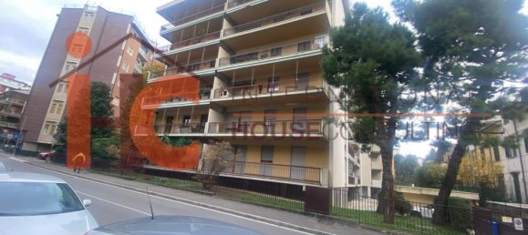 4 rooms Apartment in Bergamo, Italy No. 184170 6