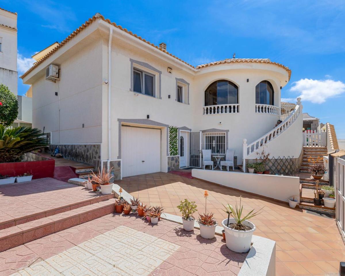 6 bedrooms Villa in Benijofar, Spain No. 12688