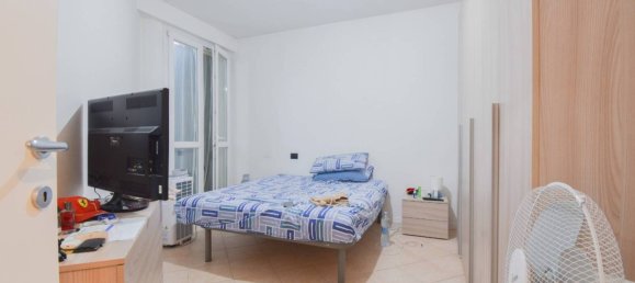 2 bedrooms Apartment in Modena, Italy No. 333783 7