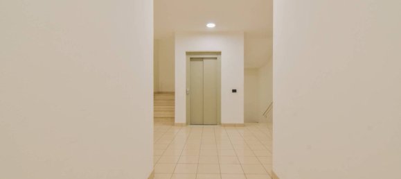 2 bedrooms Apartment in Modena, Italy No. 333783 19