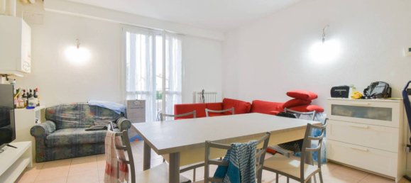 2 bedrooms Apartment in Modena, Italy No. 333783 3