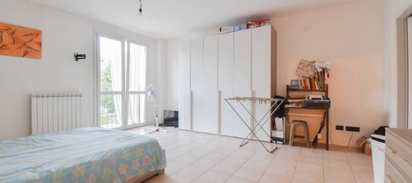 2 bedrooms Apartment in Modena, Italy No. 333783 12