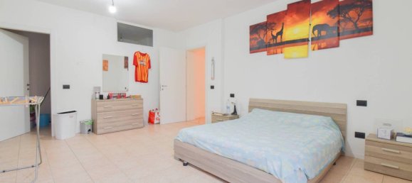 2 bedrooms Apartment in Modena, Italy No. 333783 18