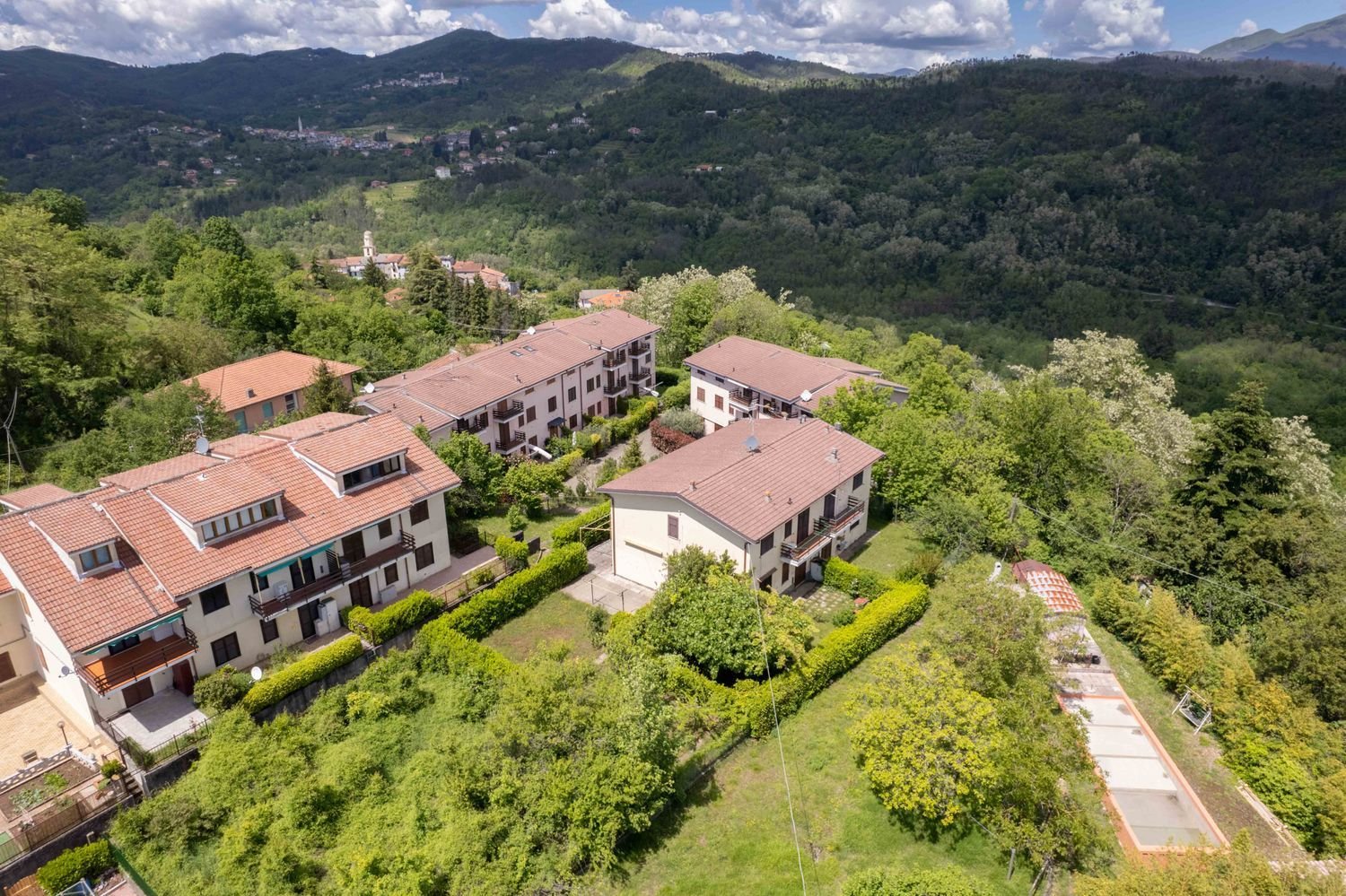 2 rooms Apartment in Carro, Italy No. 172409