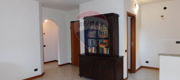 2-salle Appartement à Lucca, Italy No. 191045 8