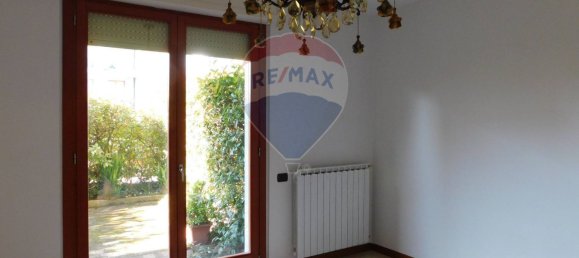 2-salle Appartement à Lucca, Italy No. 191045 2