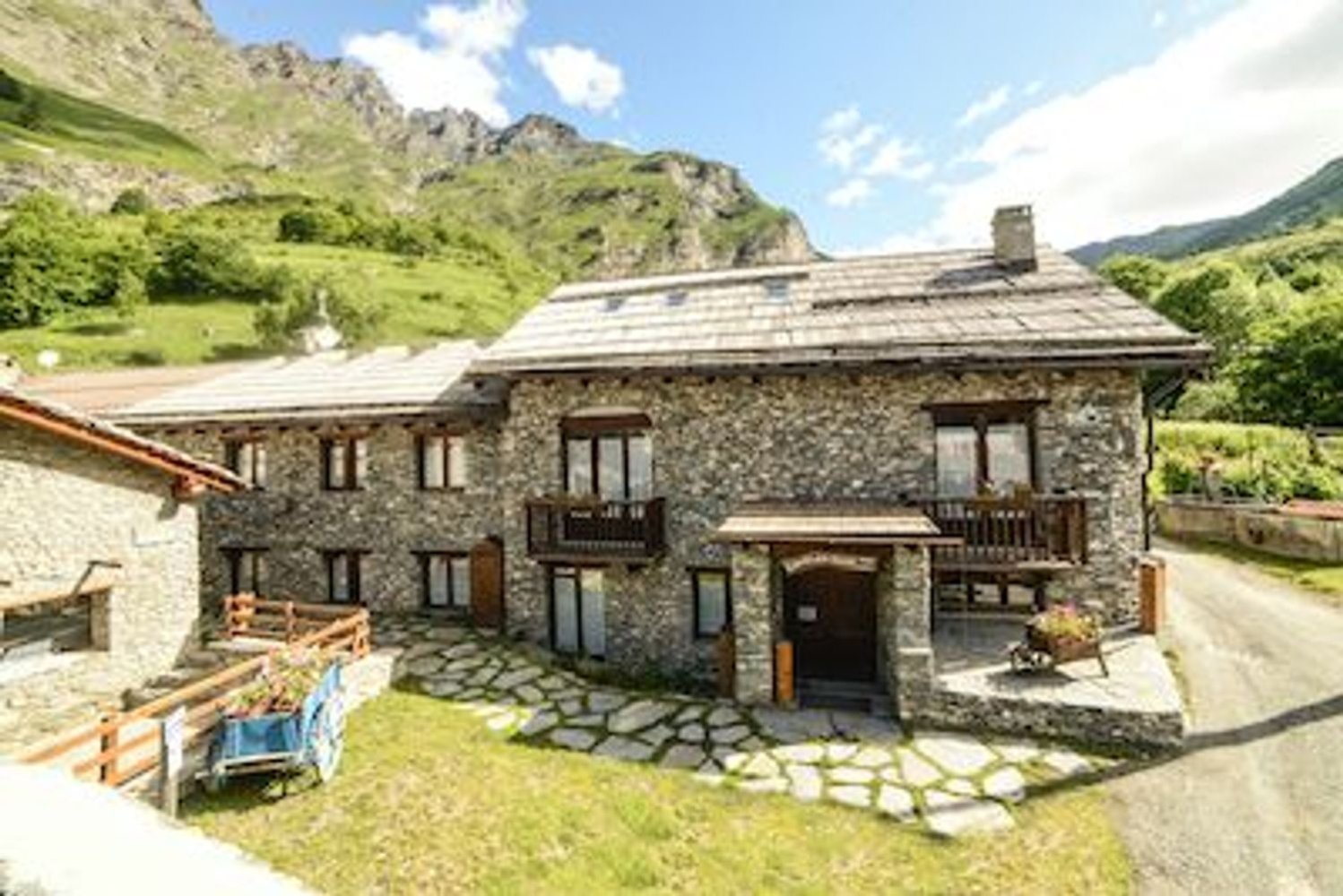 20 rooms Commercial property in Bardonecchia, Italy No. 130589