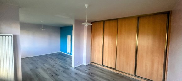 2 bedrooms Apartment in Ussel, France No. 96614 3