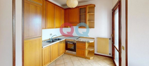 2 bedrooms Apartment in Udine, Italy No. 275131 4