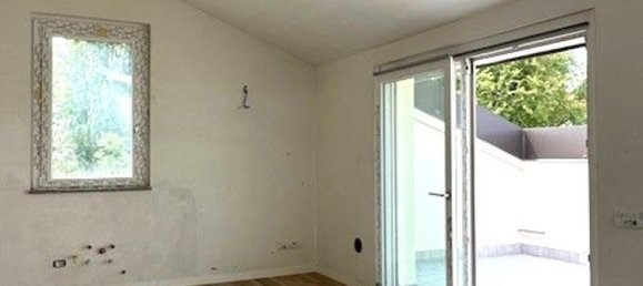 3-salle Appartement à Mesero, Italy No. 268860 2