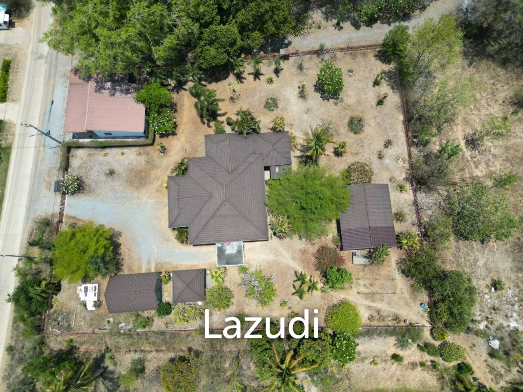 4 bedrooms Villa in Hua Hin, Thailand No. 19418