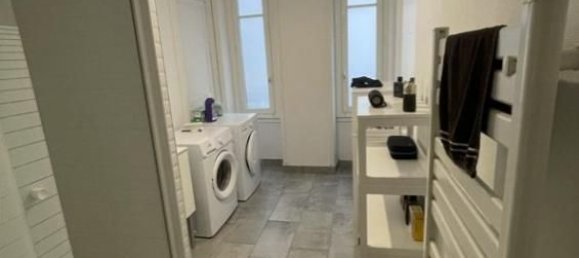 2 bedrooms Apartment in Paris, France No. 295996 9