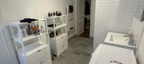 2 bedrooms Apartment in Paris, France No. 295996 10