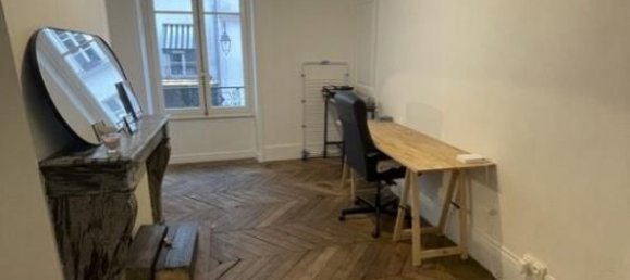 2 bedrooms Apartment in Paris, France No. 295996 4