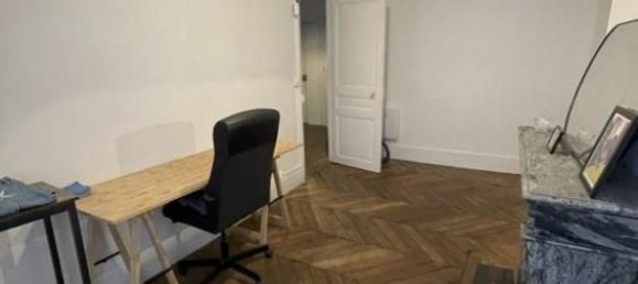 2 bedrooms Apartment in Paris, France No. 295996 3