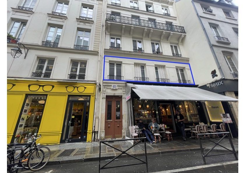 2 bedrooms Apartment in Paris, France No. 295996