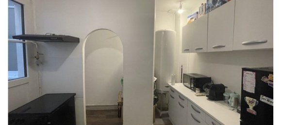 2 bedrooms Apartment in Paris, France No. 295996 6