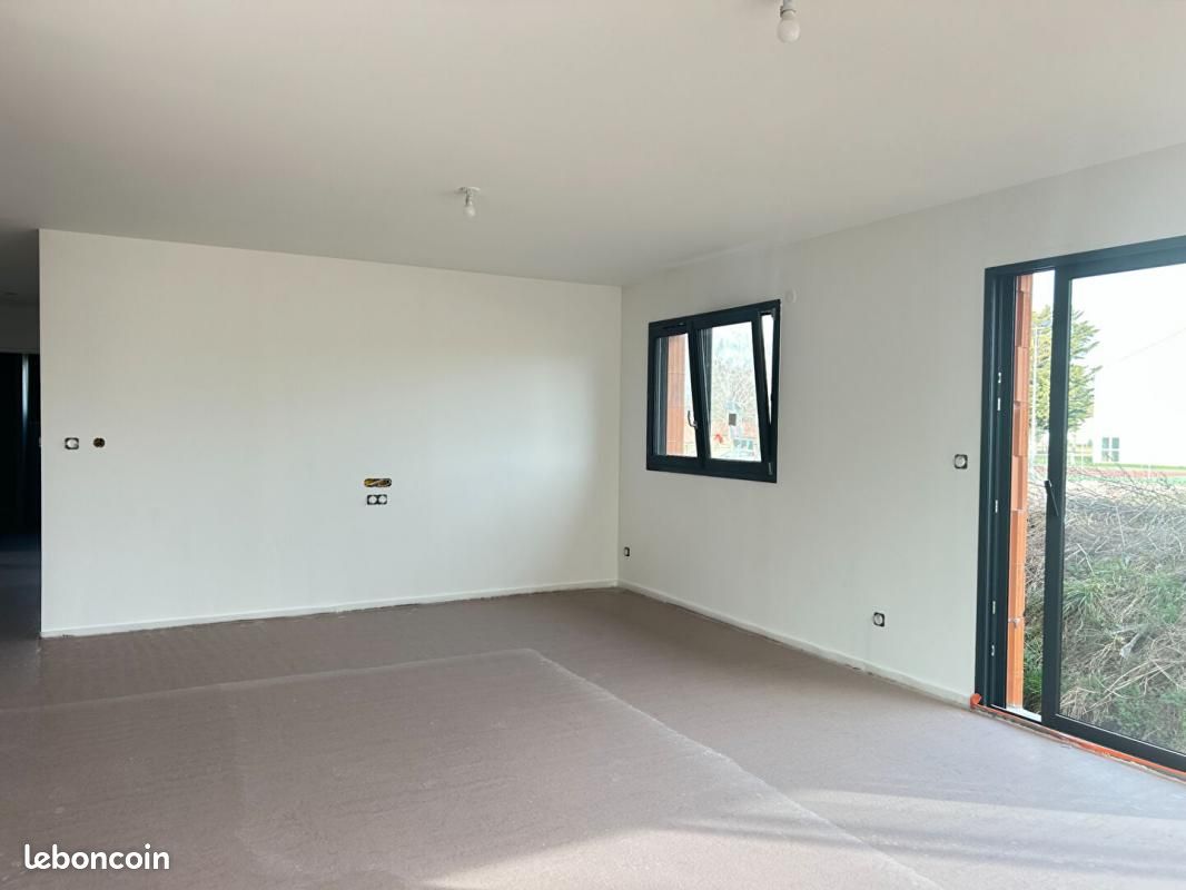 3 غرف نوم منزل في Saint-Romain-la-Motte, France رقم 193213