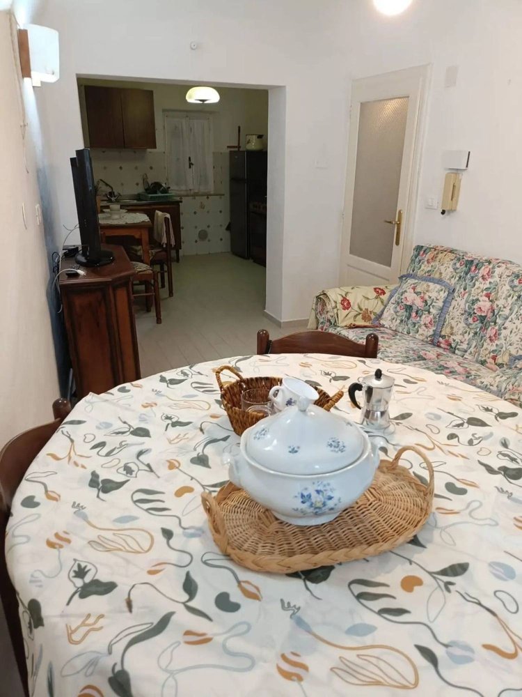 5 rooms Apartment in Volterra, Italy No. 106939