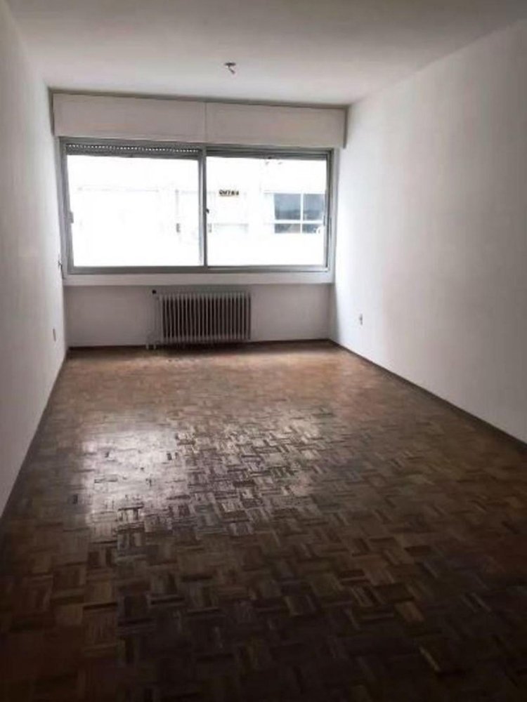 2 bedrooms House in Montevideo, Uruguay No. 3062