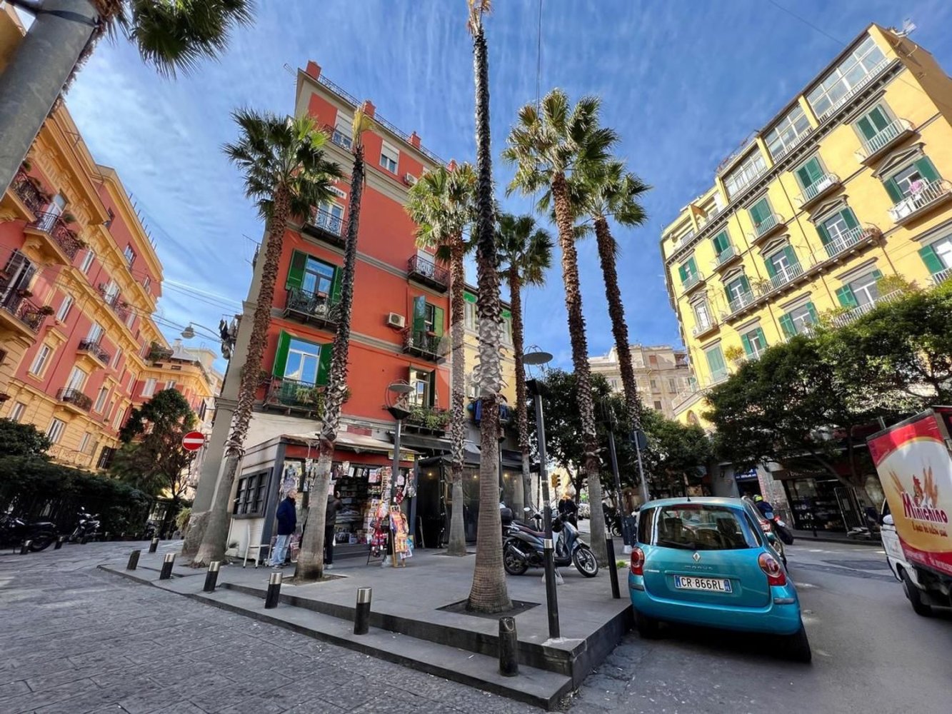 Studio in Naples, Italy No. 81206