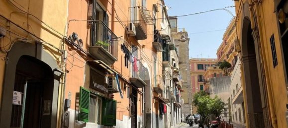 Studio in Naples, Italy No. 81206 12