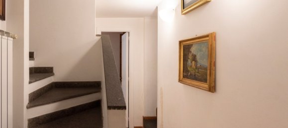 6 rooms Duplex in Naples, Italy No. 31523 8