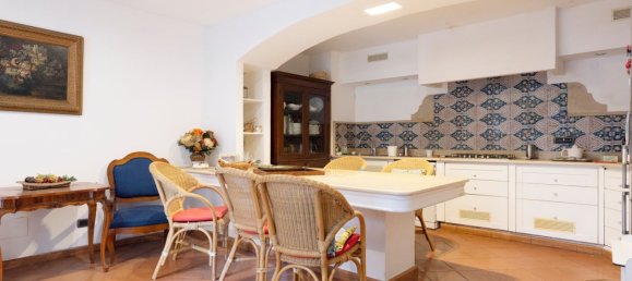 6 rooms Duplex in Naples, Italy No. 31523 46