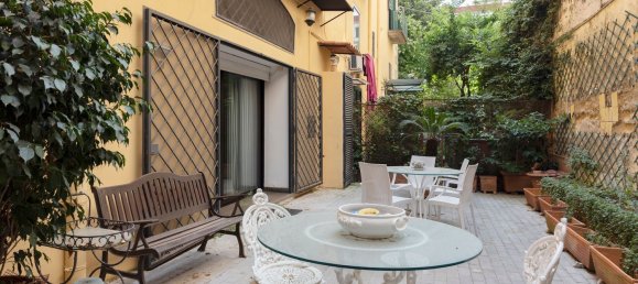 6 rooms Duplex in Naples, Italy No. 31523 36