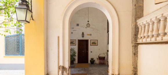 6 rooms Duplex in Naples, Italy No. 31523 25