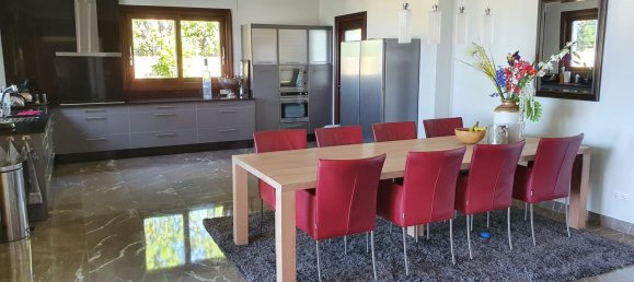 6 bedrooms House in Malaga, Spain No. 35140 6