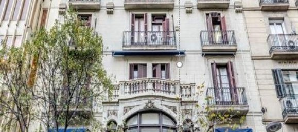 450m² Hotel in Barcelona, Spain No. 211 2