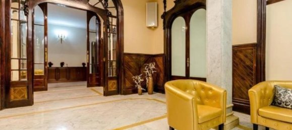 450m² Hotel in Barcelona, Spain No. 211 4