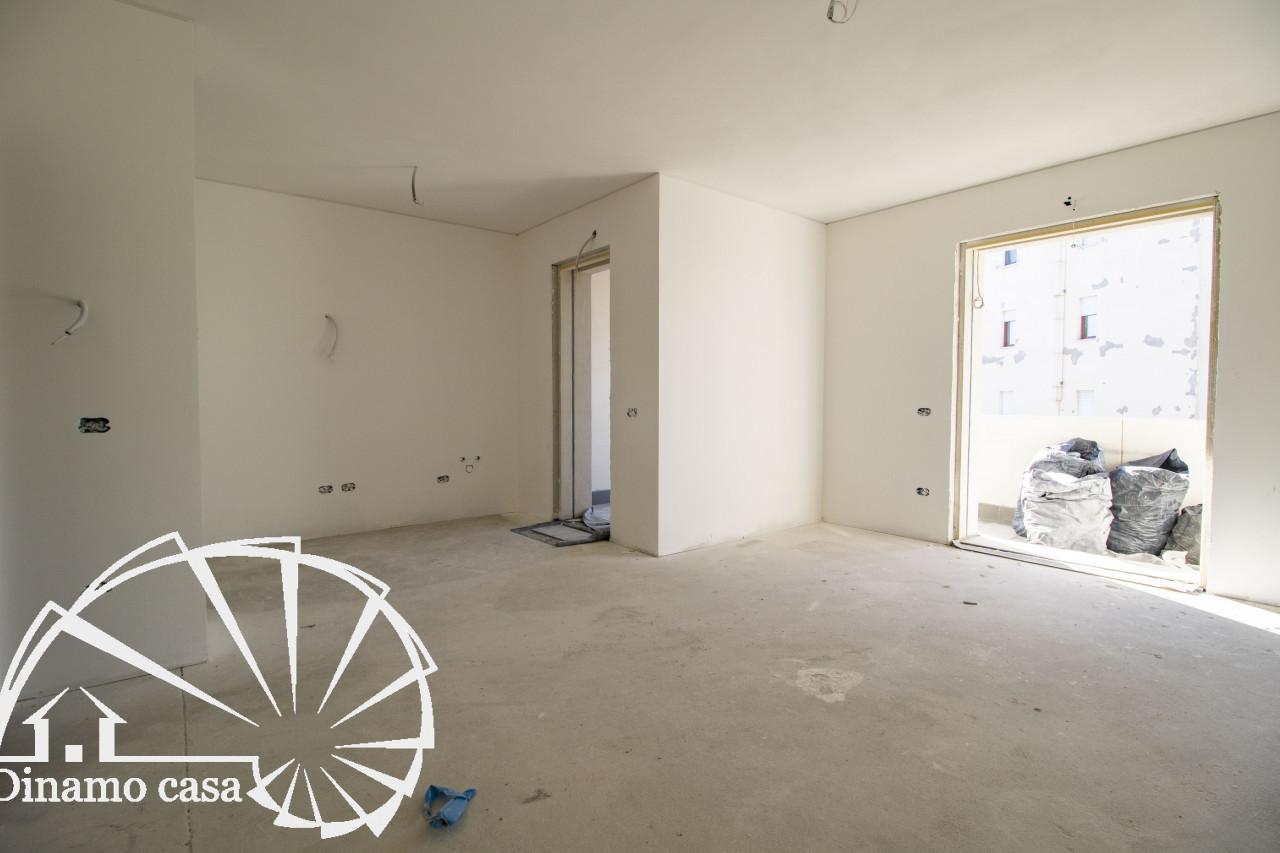 3 rooms Apartment in Prato, Italy No. 36272