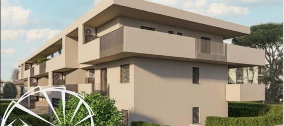 3 rooms Apartment in Prato, Italy No. 36272 33