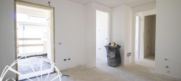 3 rooms Apartment in Prato, Italy No. 36272 27