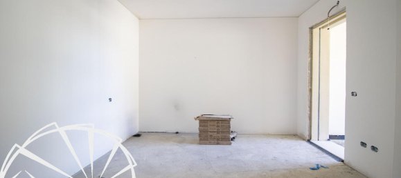 3 rooms Apartment in Prato, Italy No. 36272 31