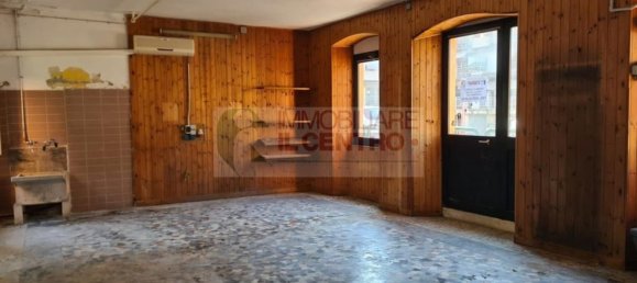 Almacén en Arcola, Italy 42 m² No. 154737 2