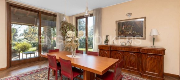 4 bedrooms Villa in Cardano al Campo, Italy No. 104975 4