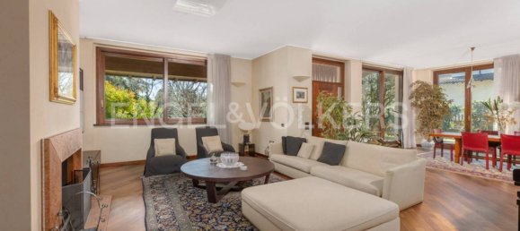 4 bedrooms Villa in Cardano al Campo, Italy No. 104975 3