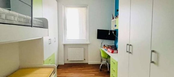 5 rooms Apartment in Piacenza, Italy No. 26967 10