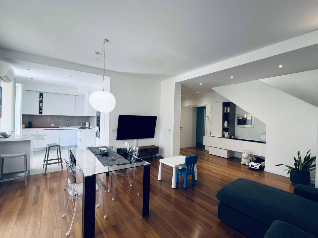 5 rooms Apartment in Piacenza, Italy No. 26967