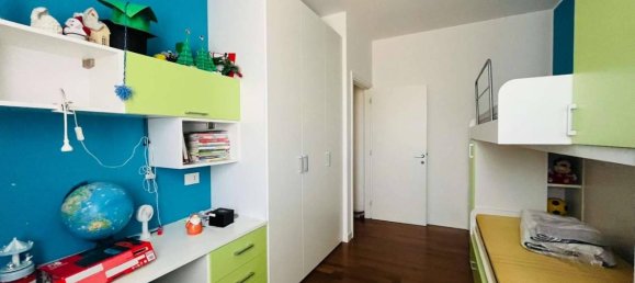 5 rooms Apartment in Piacenza, Italy No. 26967 9