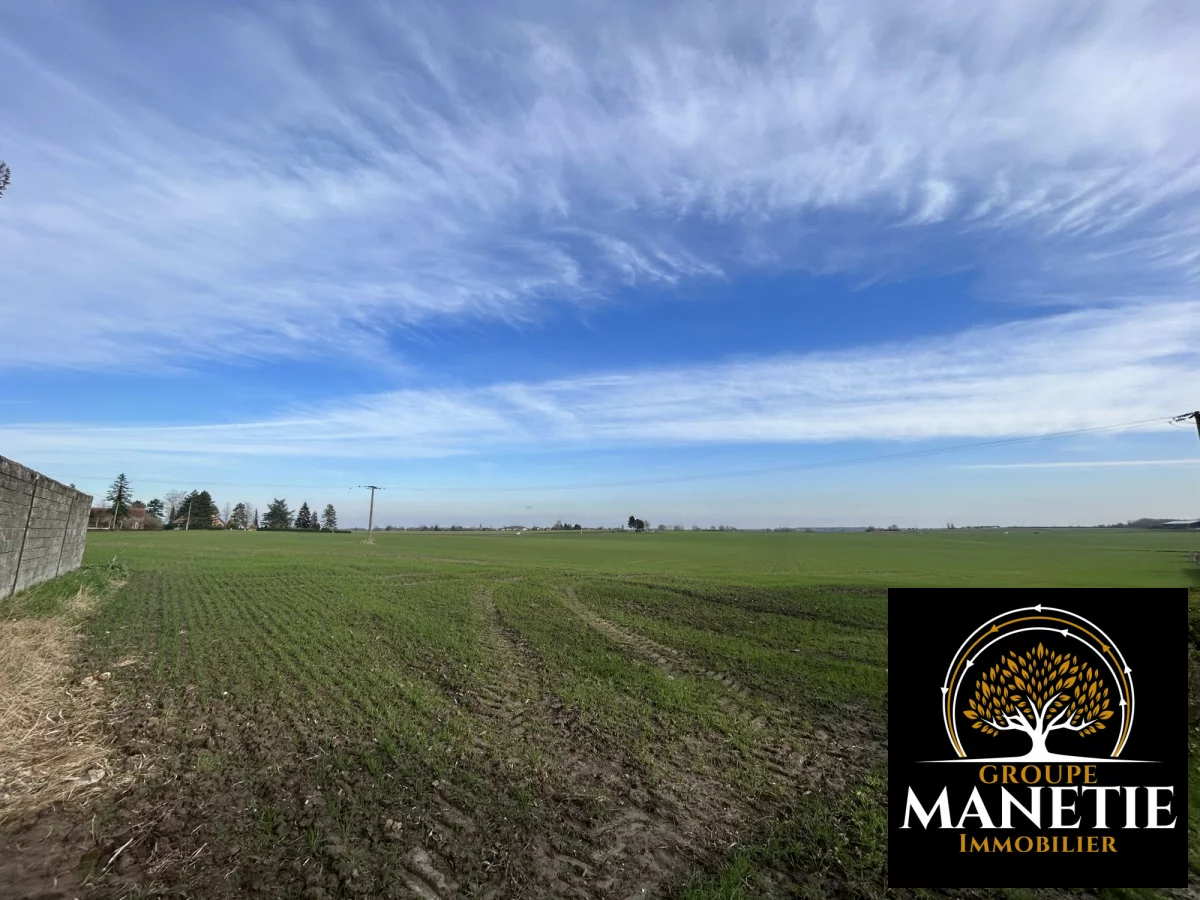 Terreno en Bellonne, France 538 m² No. 83196