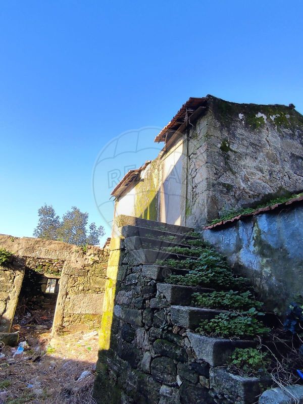 3 bedrooms House in Fanzeres, Portugal No. 28038