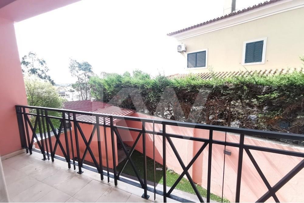 7 bedrooms House in Rio de Mouro, Portugal No. 166133