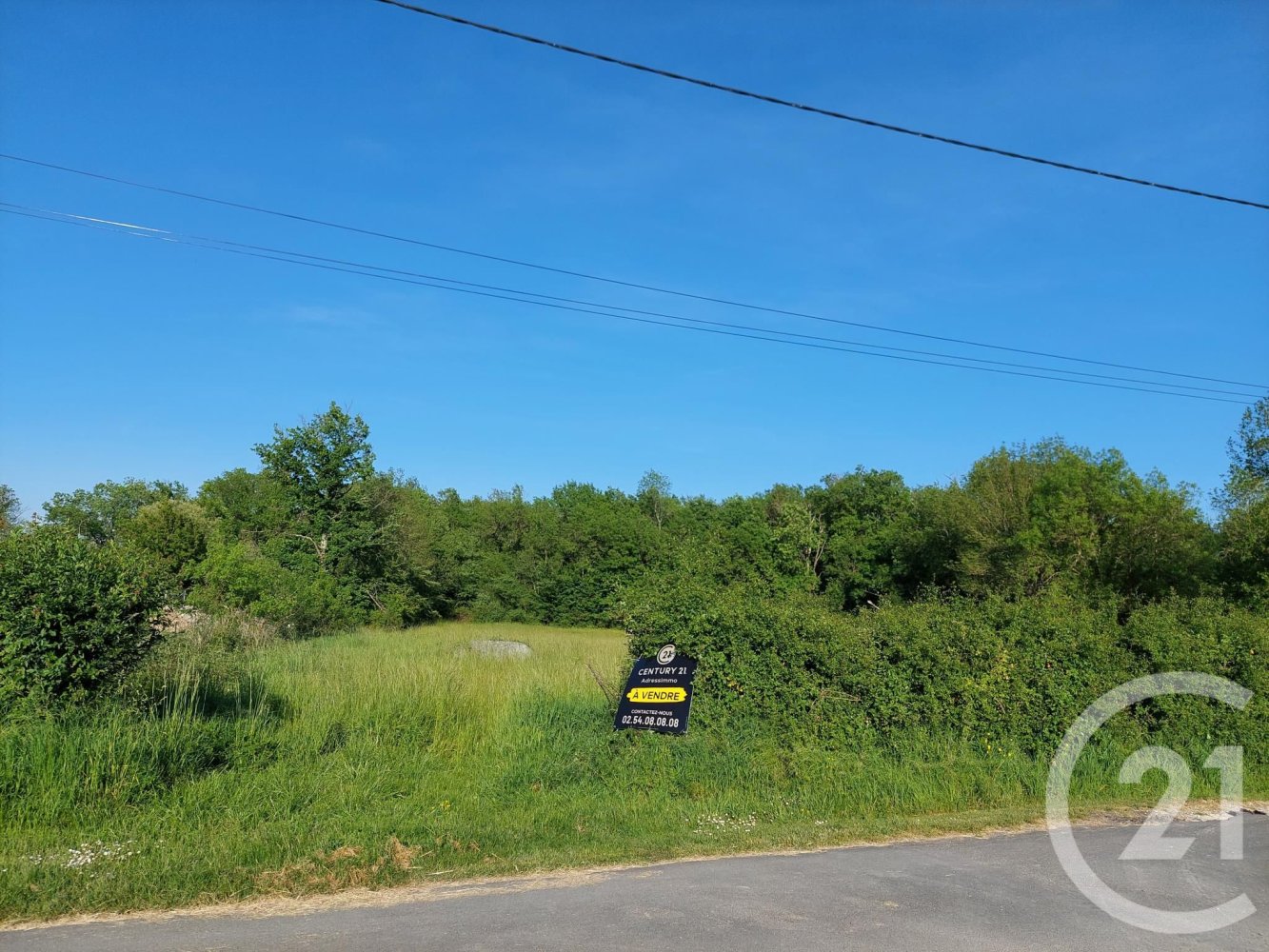 Terreno en Neuillay-les-Bois, France No. 93363