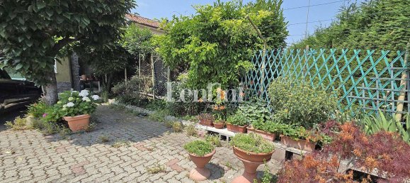 3 bedrooms Villa in Casale Monferrato, Italy No. 299607 5
