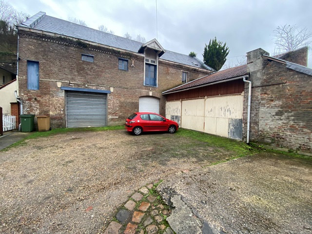 Edificio en Amiens, France 370 m² No. 93086