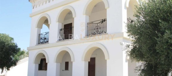 Villa de 8 dormitorios en Lecce, Italy No. 722 3